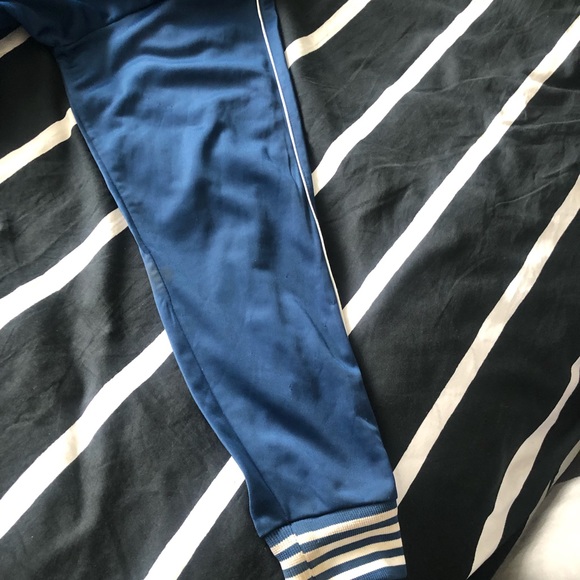 💙𝟻/$𝟸𝟻💙 Roadblock jacket - Picture 3 of 5